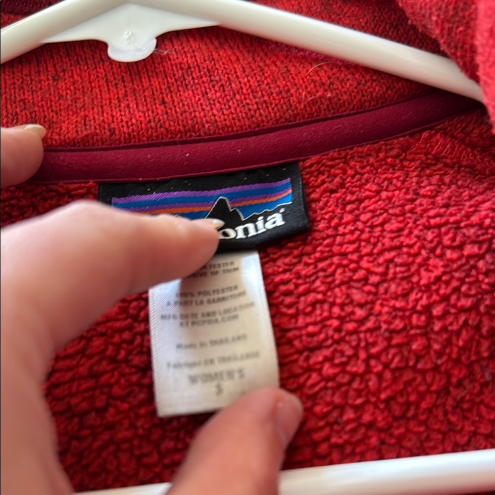Patagonia Red Sweater - Picture 3 of 3